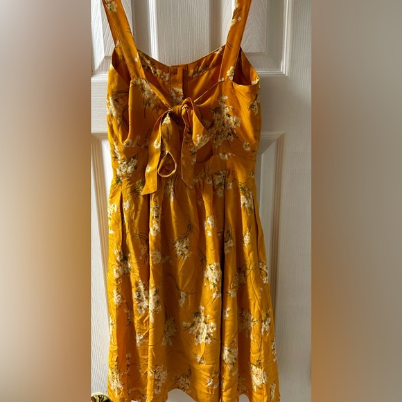 MADEWELL NWOT silk Fleur bow-back dress in butterfly garden!!! - Picture 6 of 11